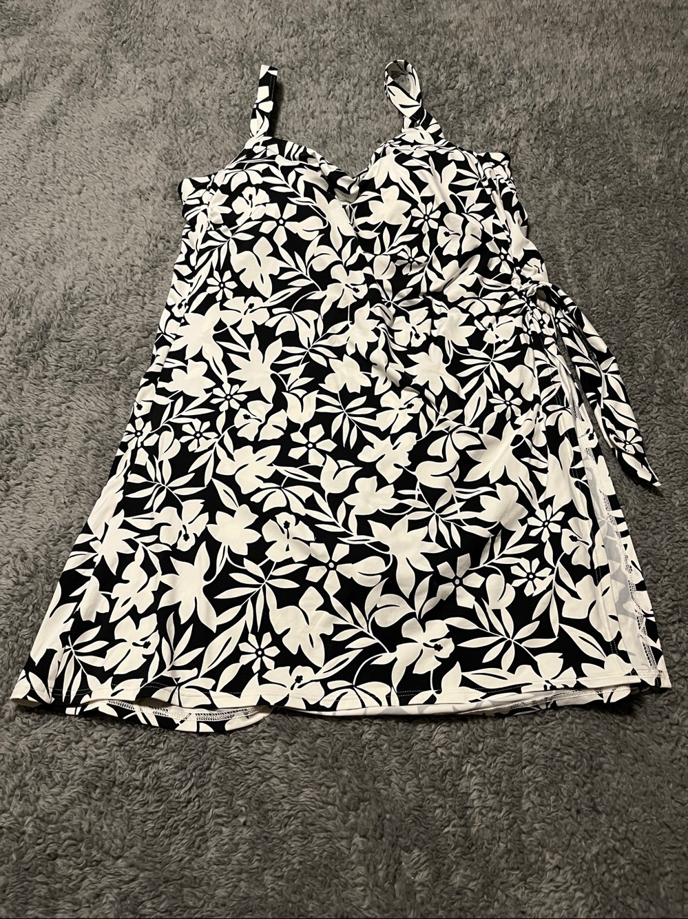 Lands’ End Black White Havana Floral Swim Dress One Piece Size 12D